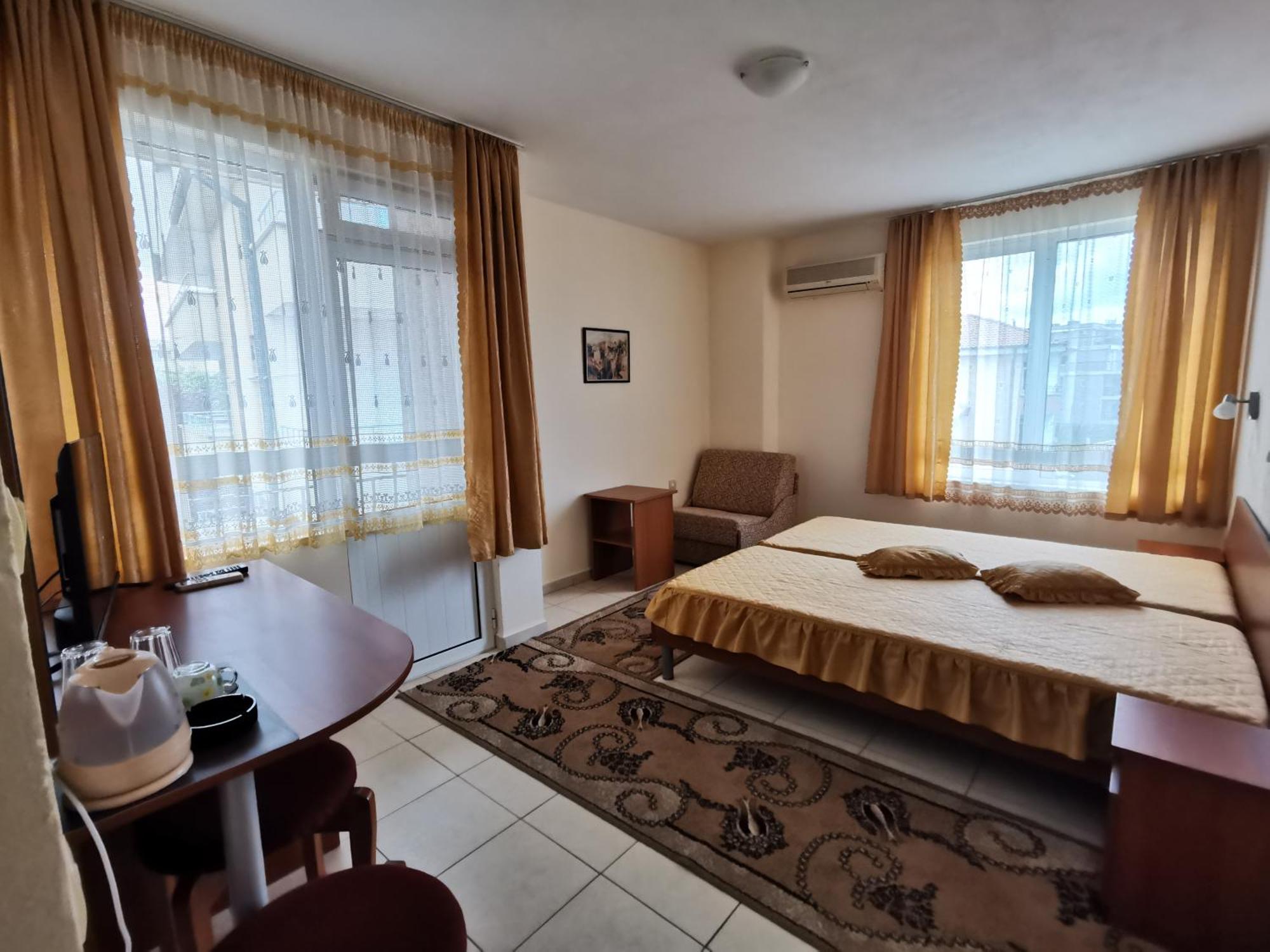 Guest House Georgieva Ravda Exterior photo