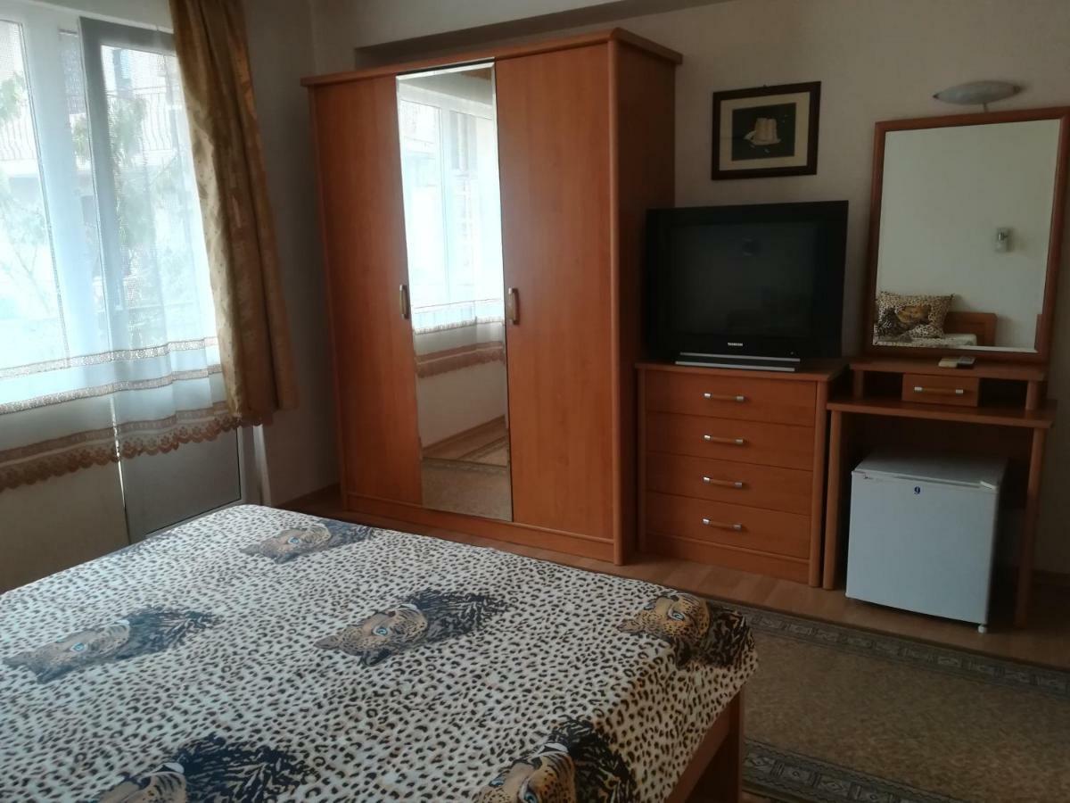 Guest House Georgieva Ravda Exterior photo
